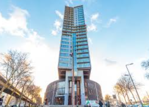 hotel-unik-di-rotterdam-dengan-arsitektur-futuristik