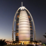 kemewahan-view-malam-kota-dubai-di-burj-al-arab
