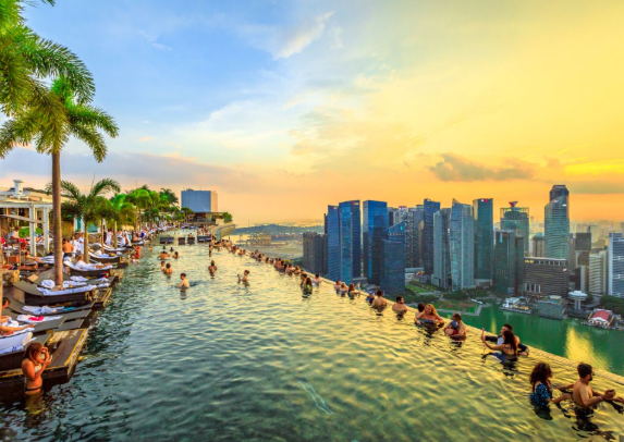 Pesona Hotel Marina Bay Sands, Singapura dengan Infinity Pool