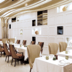 Review Hotel Raffles Jakarta kemewahan seni Hendra Gunawan